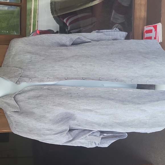 CHICO'S DESIGN Women's Natural Linen Button Up Shirt Size 1 equal to a big med - Picture 6 of 8